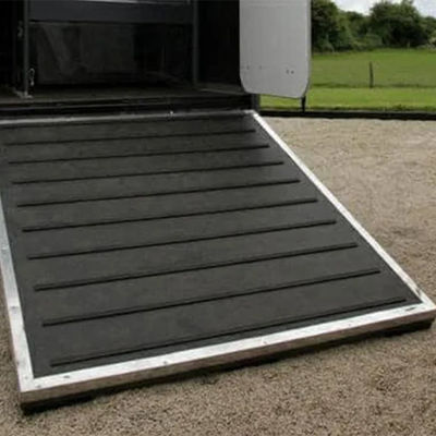 Anti-Slip And Easy To Wash Horse Trailer Ramp Mat 2.4mx2.1 M Color Can Be Customized